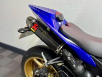 YAMAHA R1