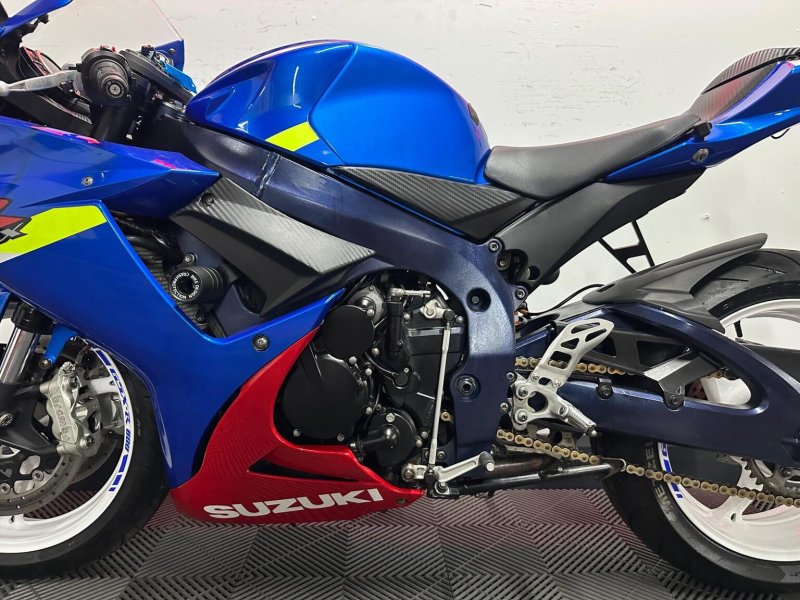 SUZUKI GSXR600