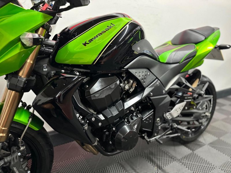 KAWASAKI 
