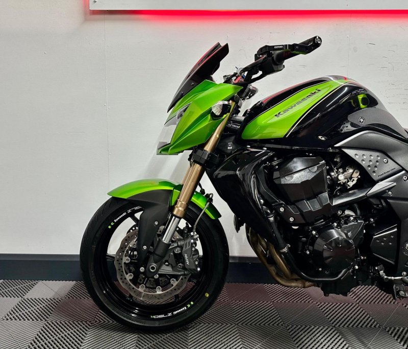KAWASAKI 
