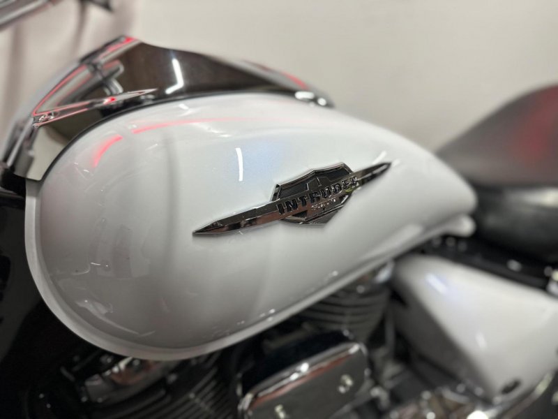 SUZUKI Intruder 800