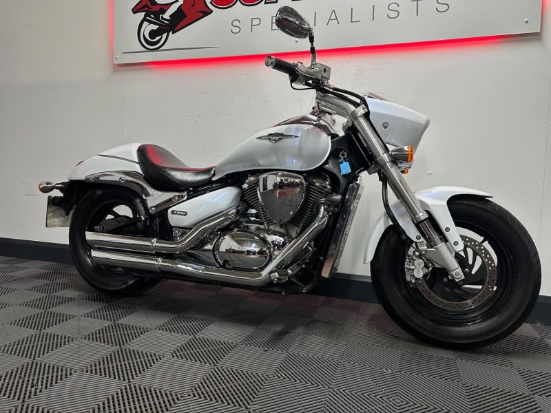 SUZUKI Intruder 800
