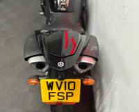 YAMAHA R1