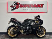 YAMAHA R1