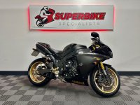 YAMAHA R1