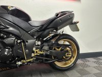 YAMAHA R1