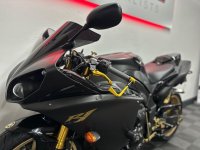 YAMAHA R1