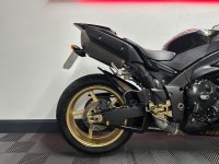 YAMAHA R1