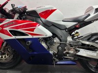HONDA CBR1000RR Fireblade