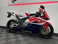 HONDA CBR1000RR Fireblade