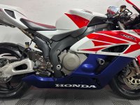 HONDA CBR1000RR Fireblade