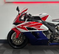 HONDA CBR1000RR Fireblade