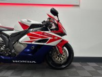 HONDA CBR1000RR Fireblade
