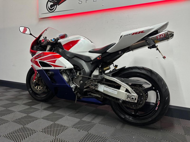 HONDA CBR1000RR Fireblade