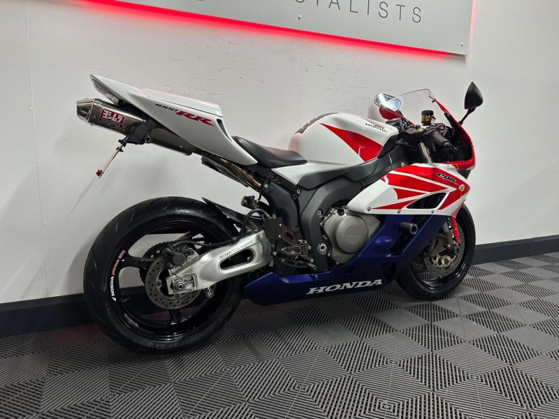 HONDA CBR1000RR Fireblade