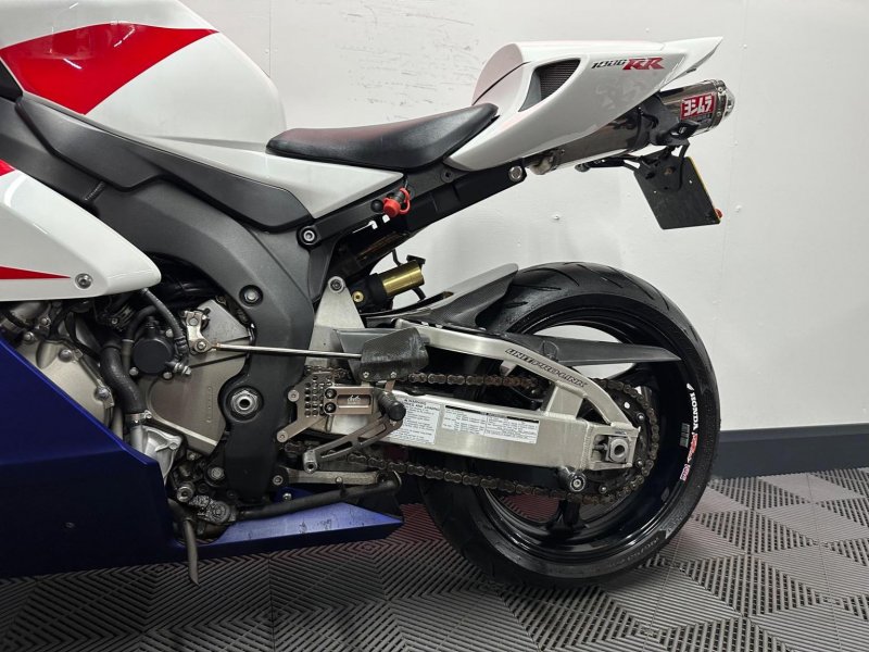 HONDA CBR1000RR Fireblade