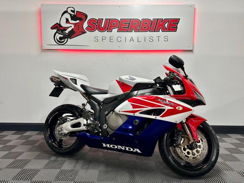 HONDA CBR1000RR Fireblade