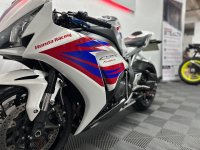 HONDA CBR1000RR Fireblade