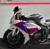 HONDA CBR1000RR Fireblade