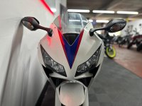 HONDA CBR1000RR Fireblade