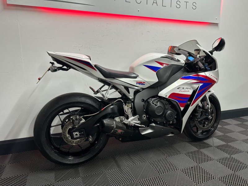 HONDA CBR1000RR Fireblade