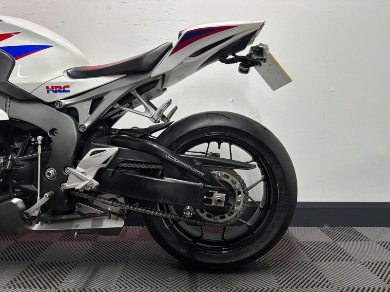 HONDA CBR1000RR Fireblade