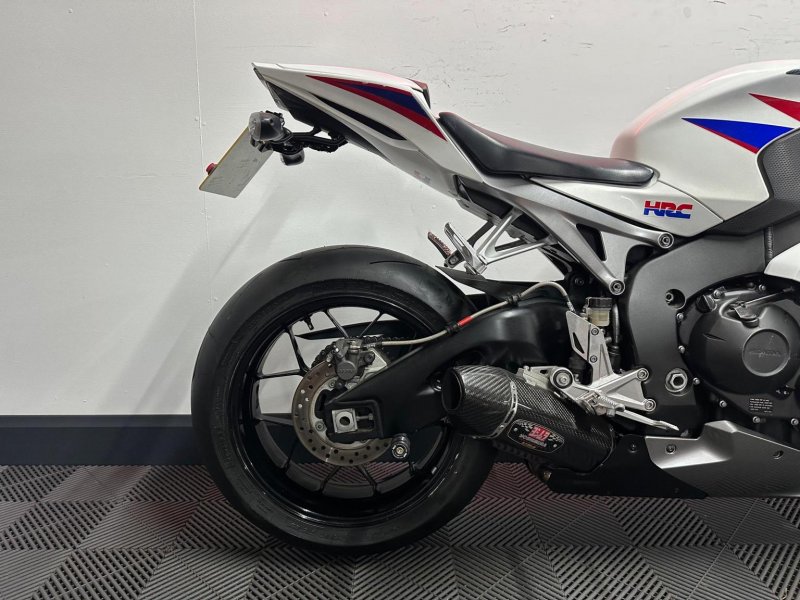HONDA CBR1000RR Fireblade