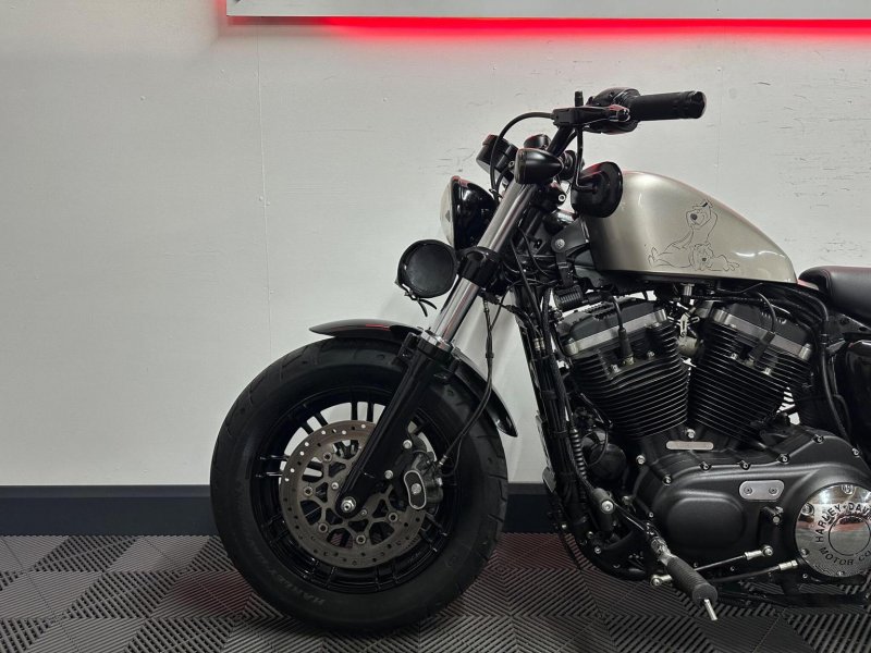 HARLEY-DAVIDSON Sportster