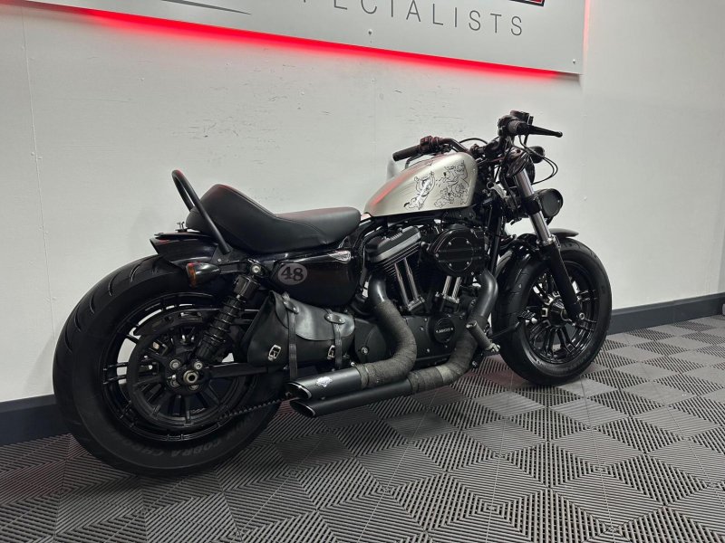 HARLEY-DAVIDSON Sportster