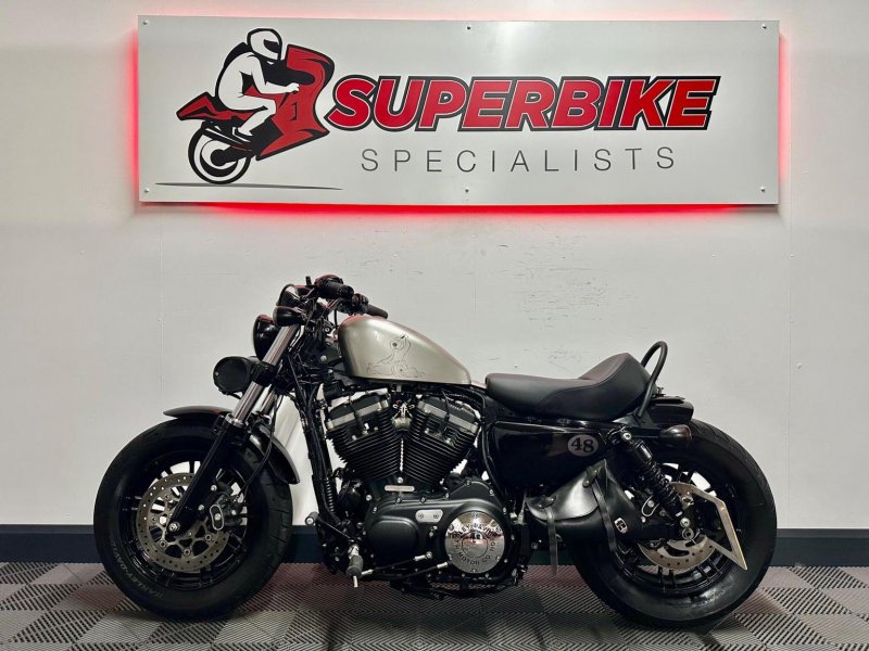 HARLEY-DAVIDSON Sportster