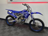 YAMAHA 