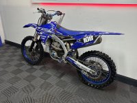 YAMAHA 