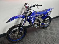 YAMAHA 