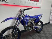 YAMAHA 
