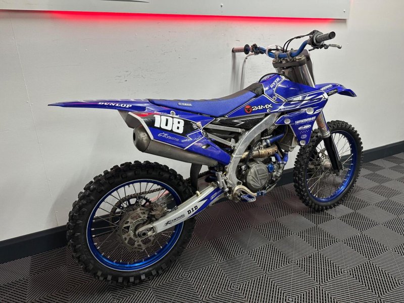 YAMAHA 