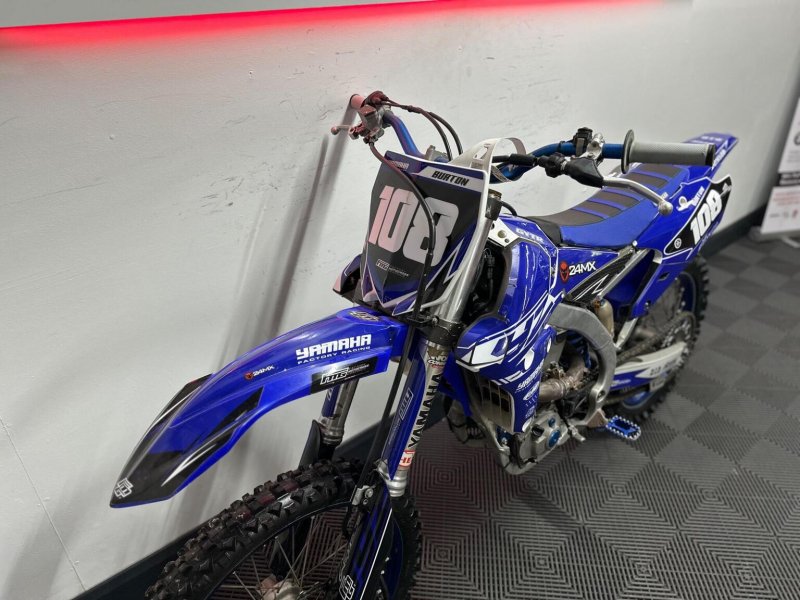 YAMAHA 