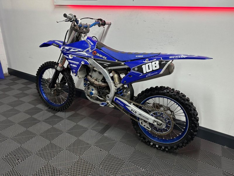 YAMAHA 