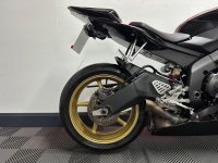 YAMAHA R6