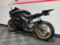 YAMAHA R6