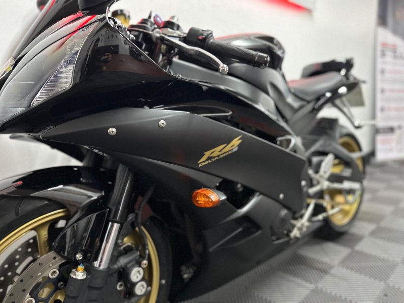 YAMAHA R6