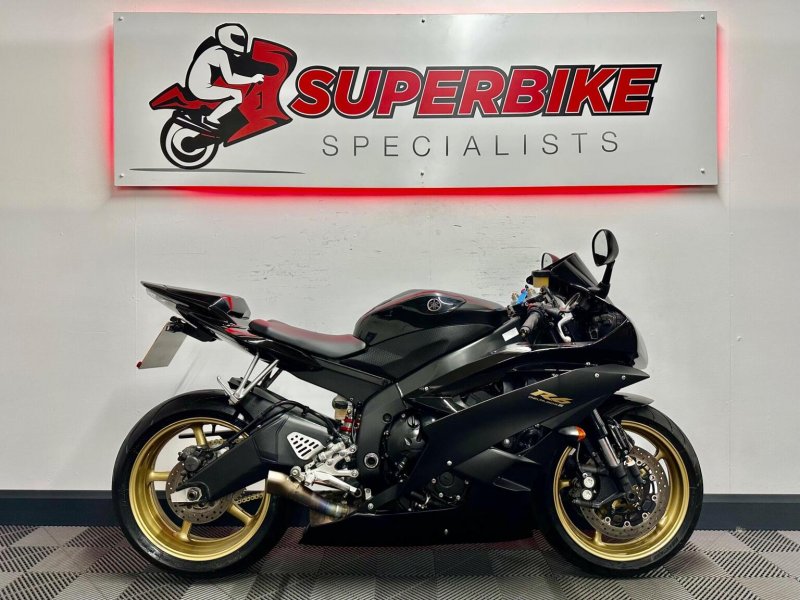 YAMAHA R6
