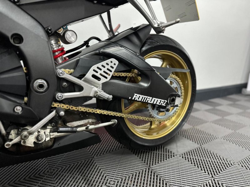 YAMAHA R6