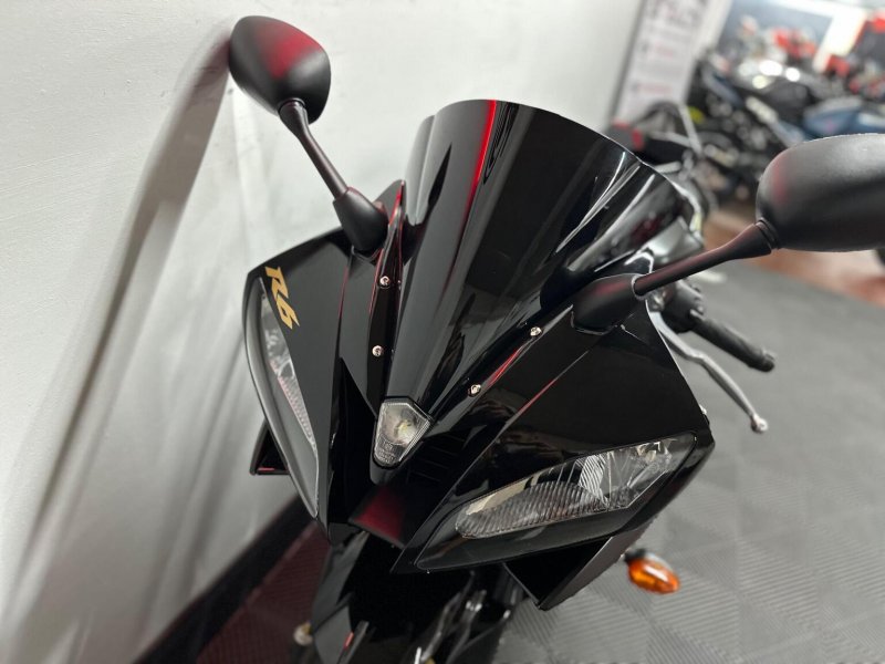 YAMAHA R6