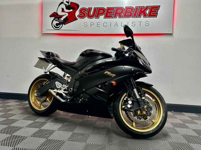 YAMAHA R6