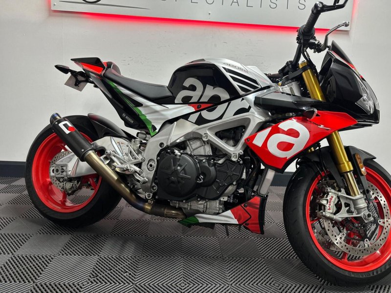 APRILIA Tuono 1100 V4