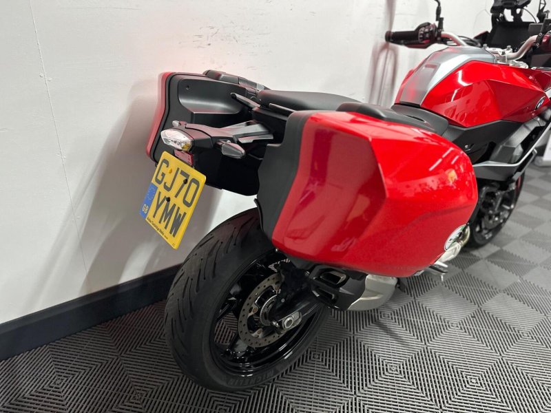 BMW F900XR