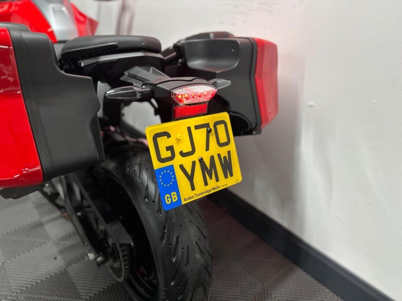 BMW F900XR