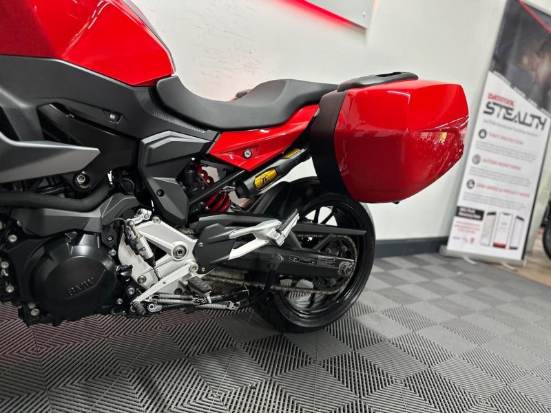 BMW F900XR
