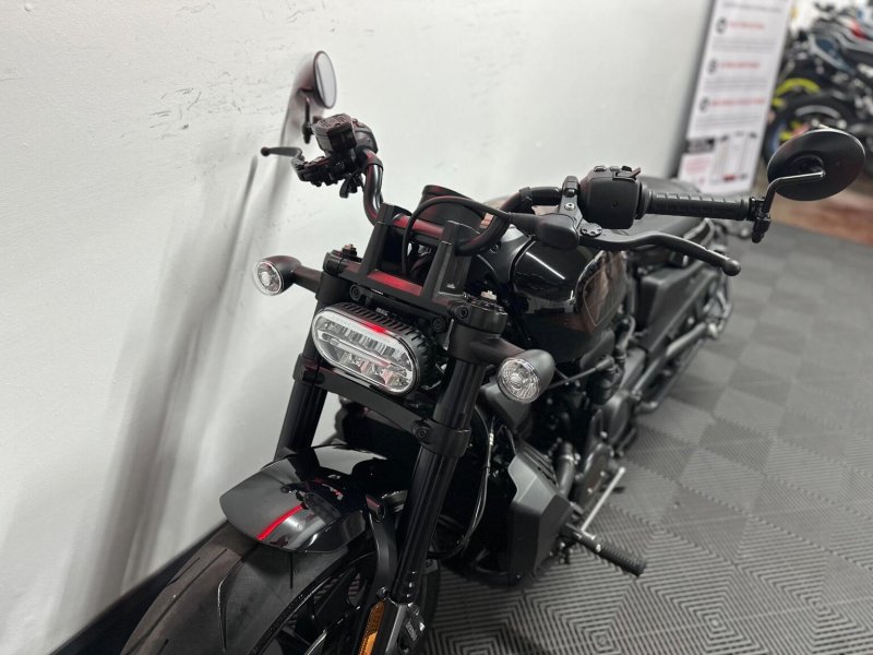 HARLEY-DAVIDSON Sportster