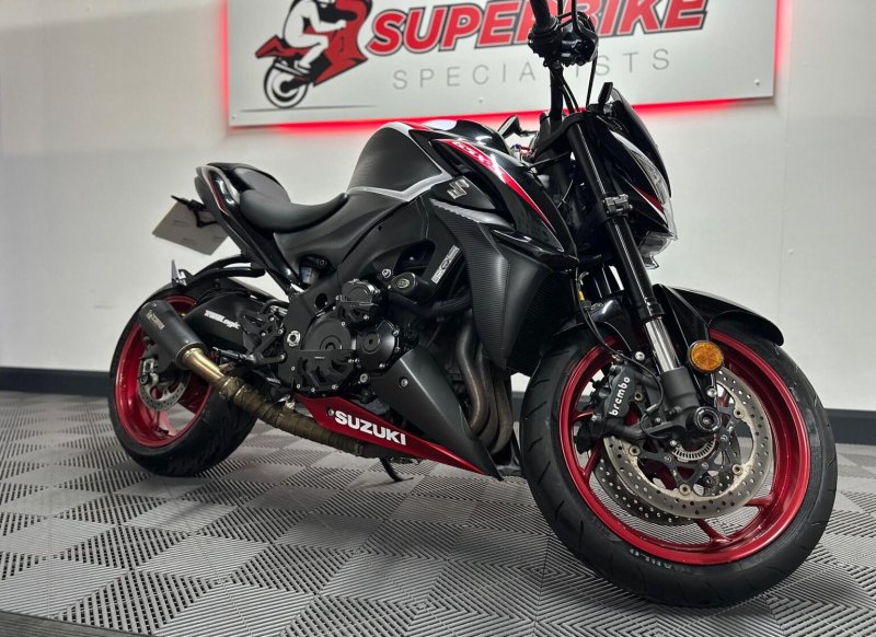 SUZUKI GSX-S1000